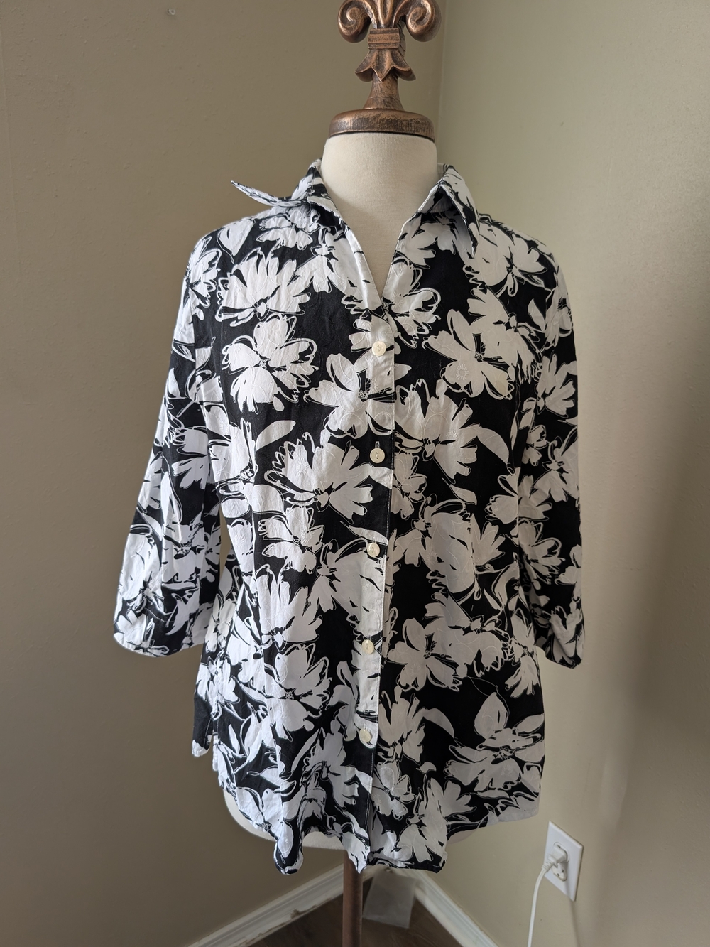 Alia Black and White Floral Button-Down Shirt
